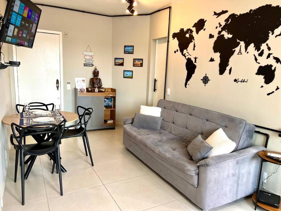 Canas303 - Apartamento próximo a praia na avenida principal, Florianópolis