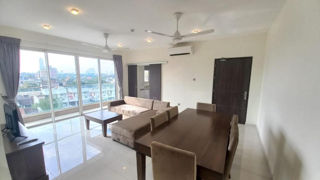 Capital Residencies Col 05 Thimba 3-2, Nikawatawana