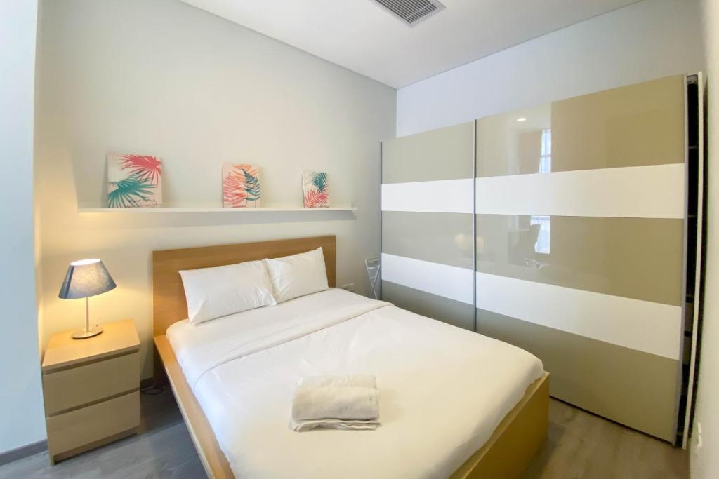 Spacious and Elegant 3BR at Sudirman Suites Apartment By Travelio, Jakarta