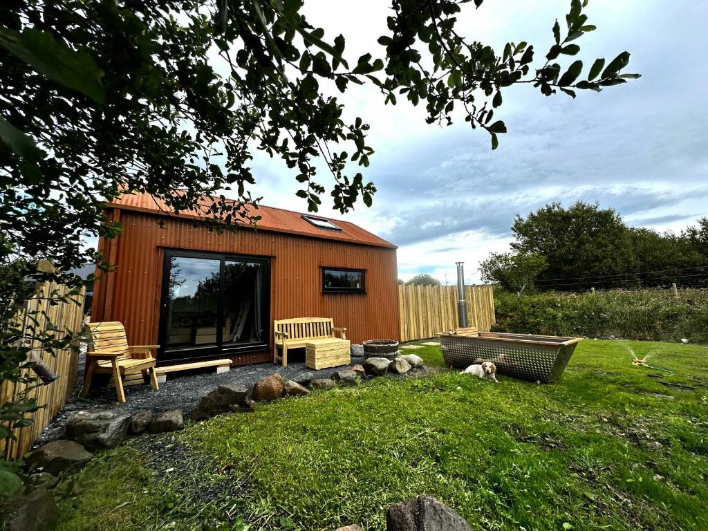 Jura - The Rusty Hut, Craighouse