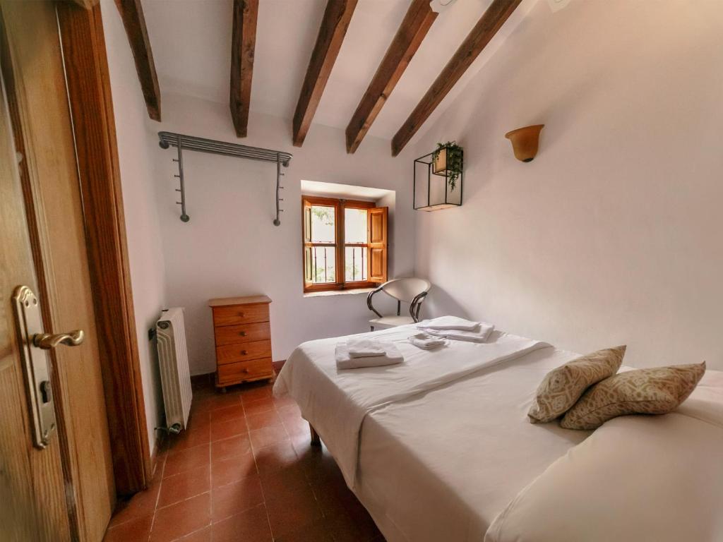Petit Hotel Hostatgeria La Victoria — Hotel rooms in Alcudia, Balearic Islands