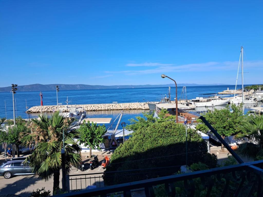 Apartman Port East, Podgora