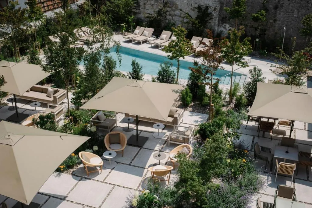 Hotel Rhin Garden，位于桑坦德的酒店