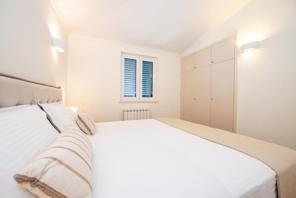 Boka Apartment 1 - 5
