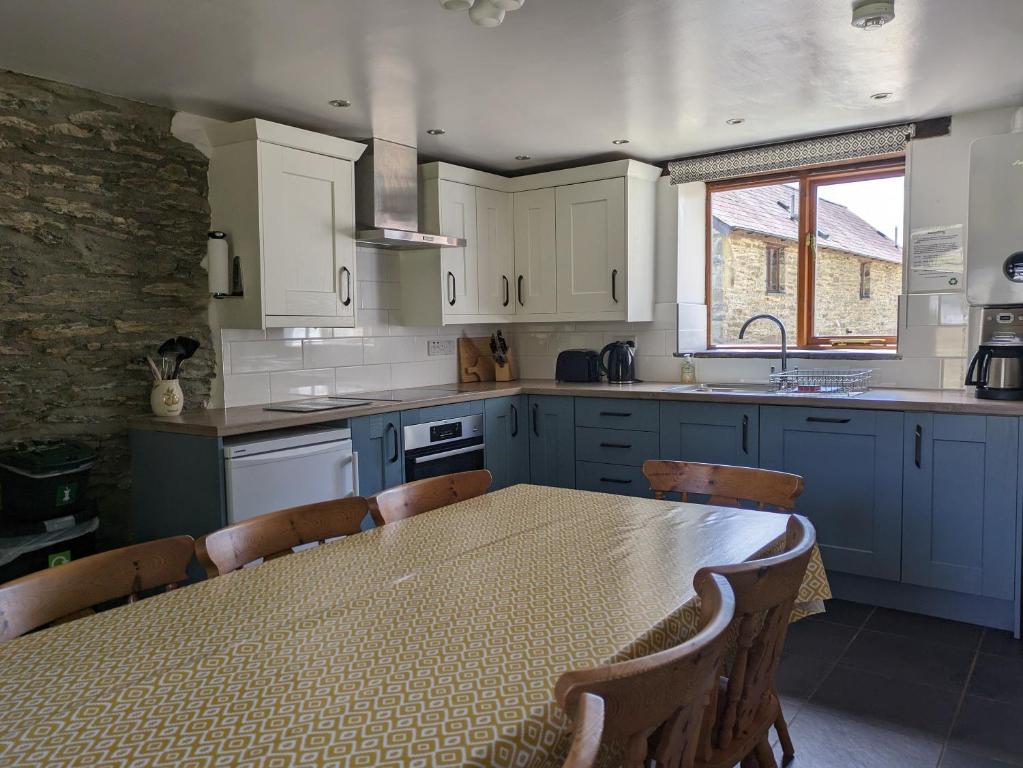Troedyrhiw Holiday Cottages photo 6