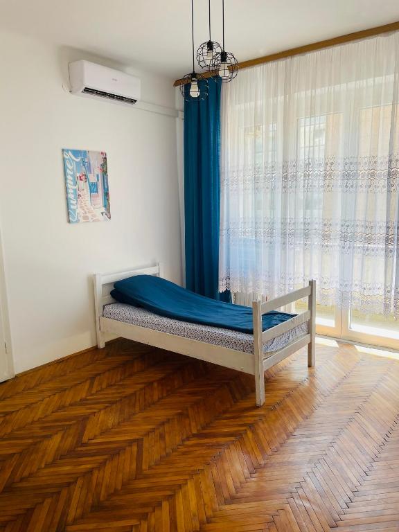 Retro Style Apartment - 3