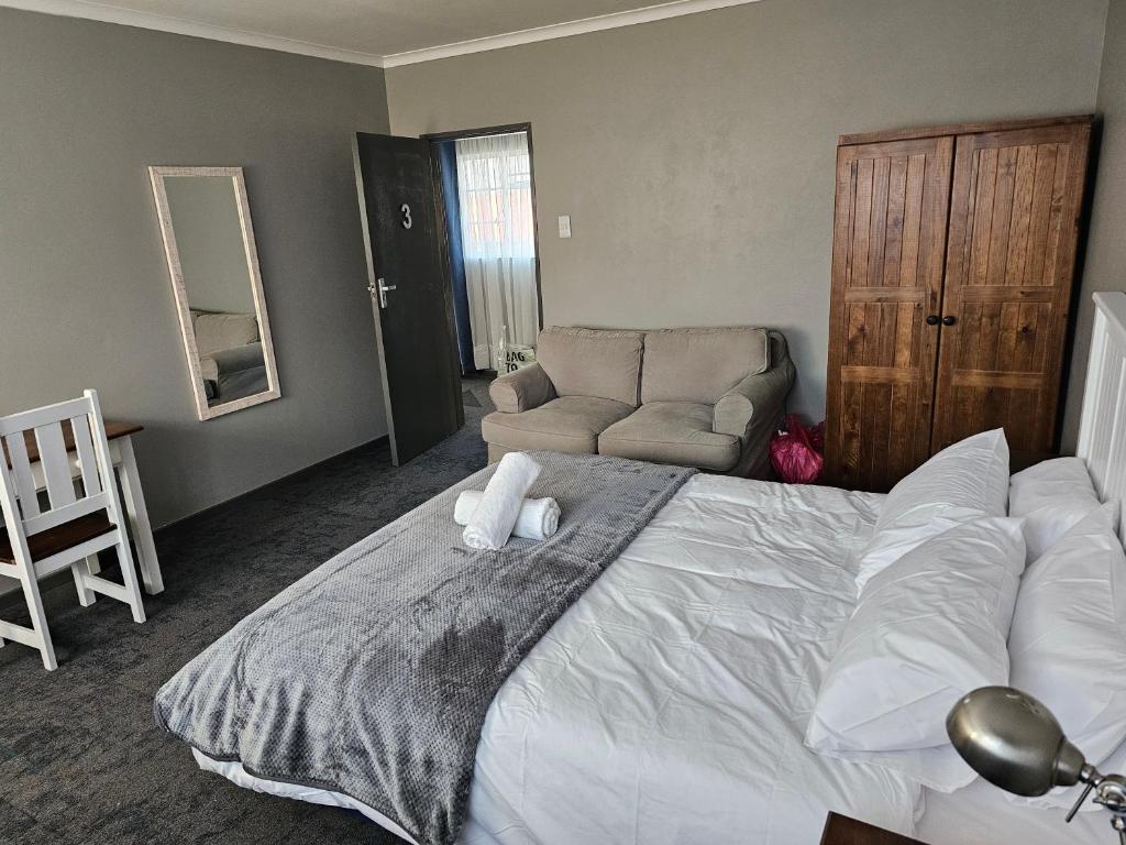 INTUTHUZELO on BRIDGE, King Williamʼs Town