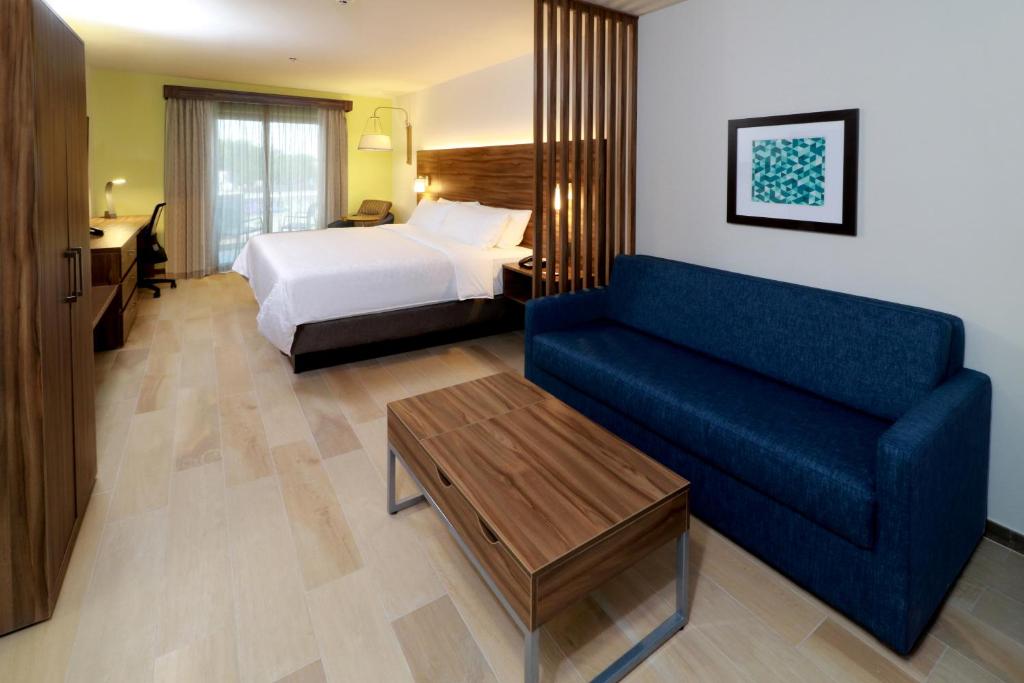 Holiday Inn Express & Suites - Playa del Carmen by IHG - 2