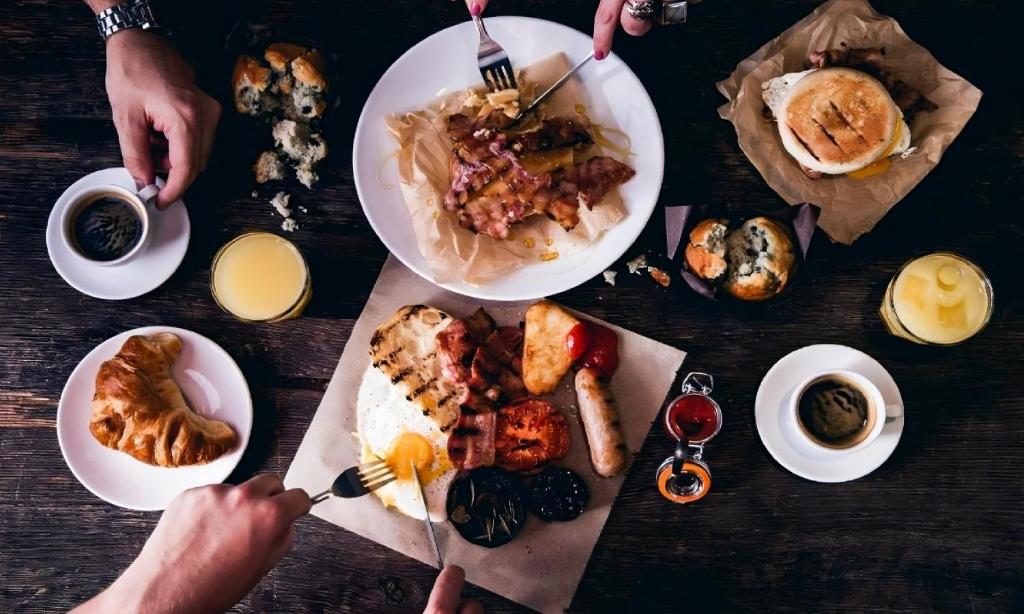 อาหารและเครื่องดื่ม