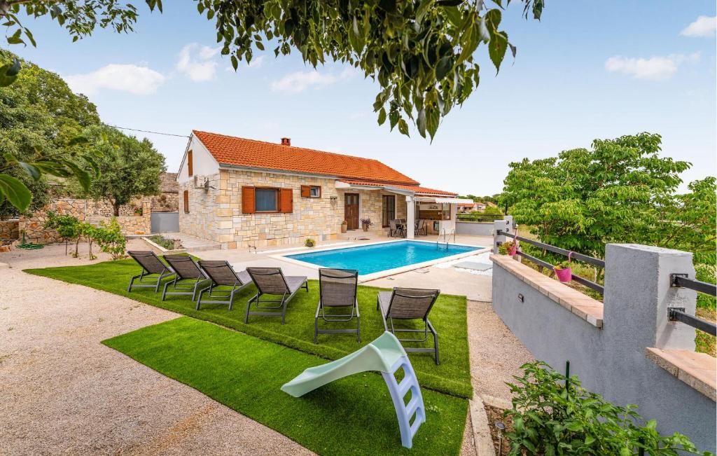 Gorgeous Home In Rastevic With Wifi, Raštević