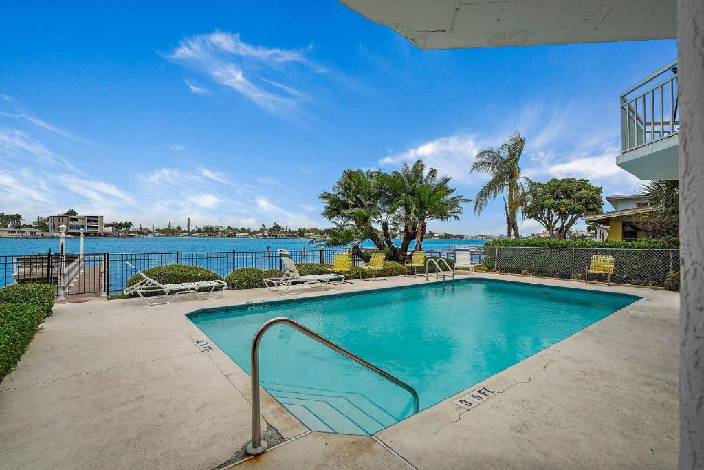 Amadeus 1, St Pete Beach