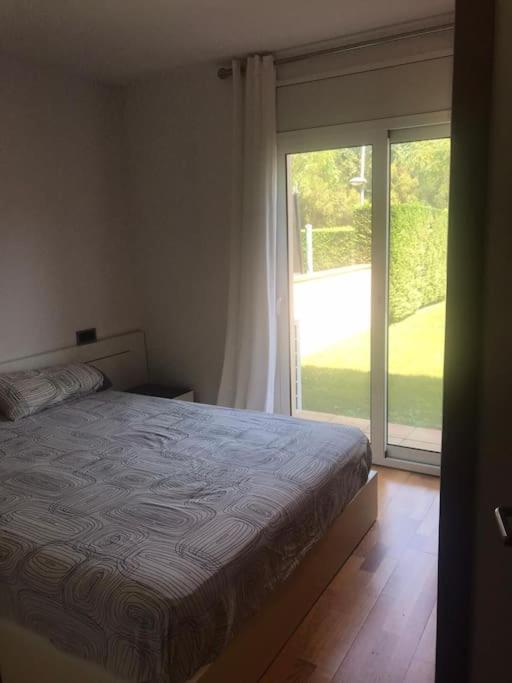 Apartamento 6 personas con piscina y parquing - 3