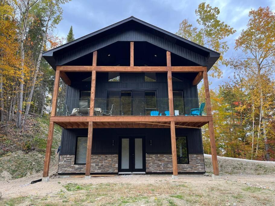 Chalet Relax with sauna steps from MSM lodge, Lac Sainte-Marie