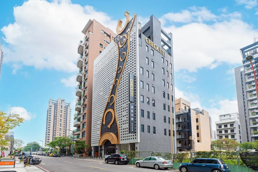 CHECK inn Taichung Qinghai, hotel in Taichung