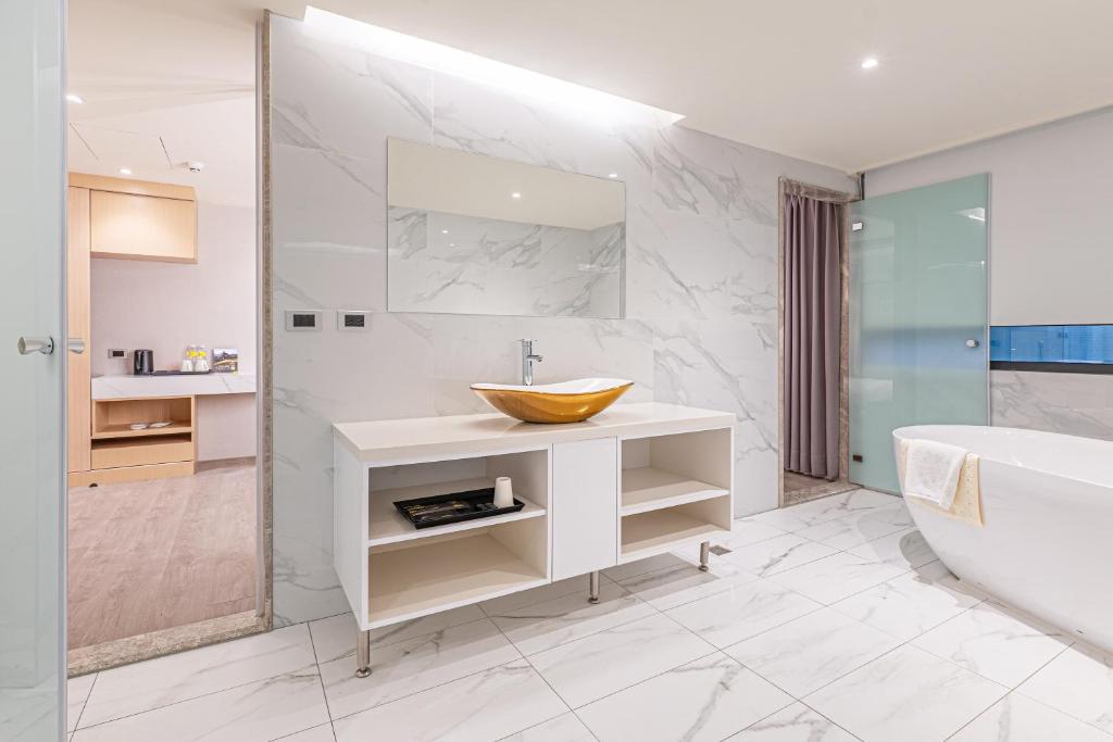 체크 인 타이중 칭하이