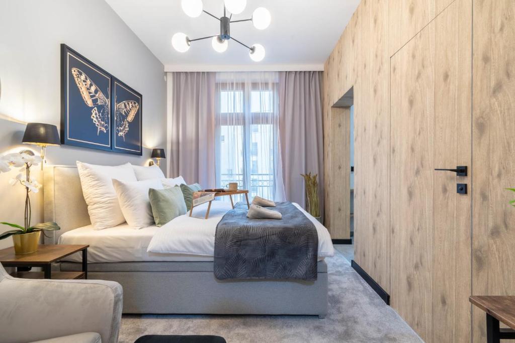 Rest in the Center Spot, Poznaň