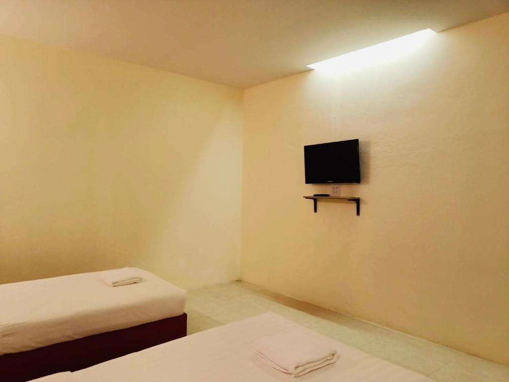 Shared lounge/TV area