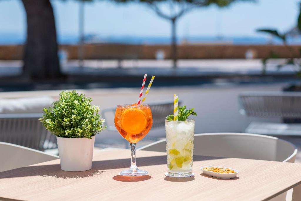 Hotel Palia Tropico Playa — Palma Nova, Balearic Islands