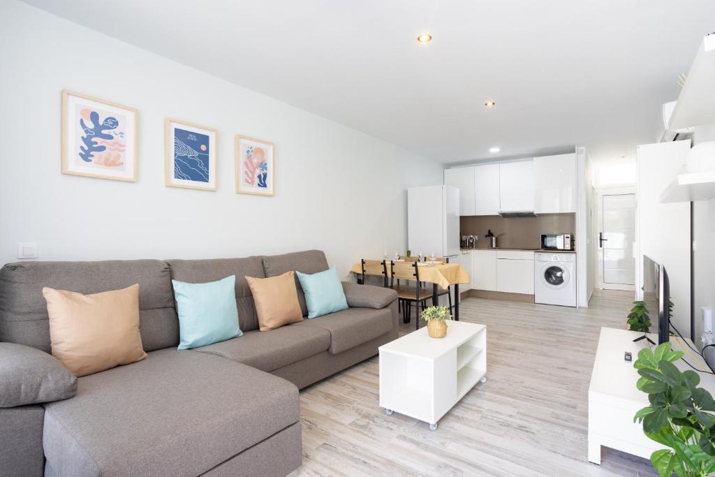 Home2Book Cozy Pool & Terrace Apartment, Arona - 3