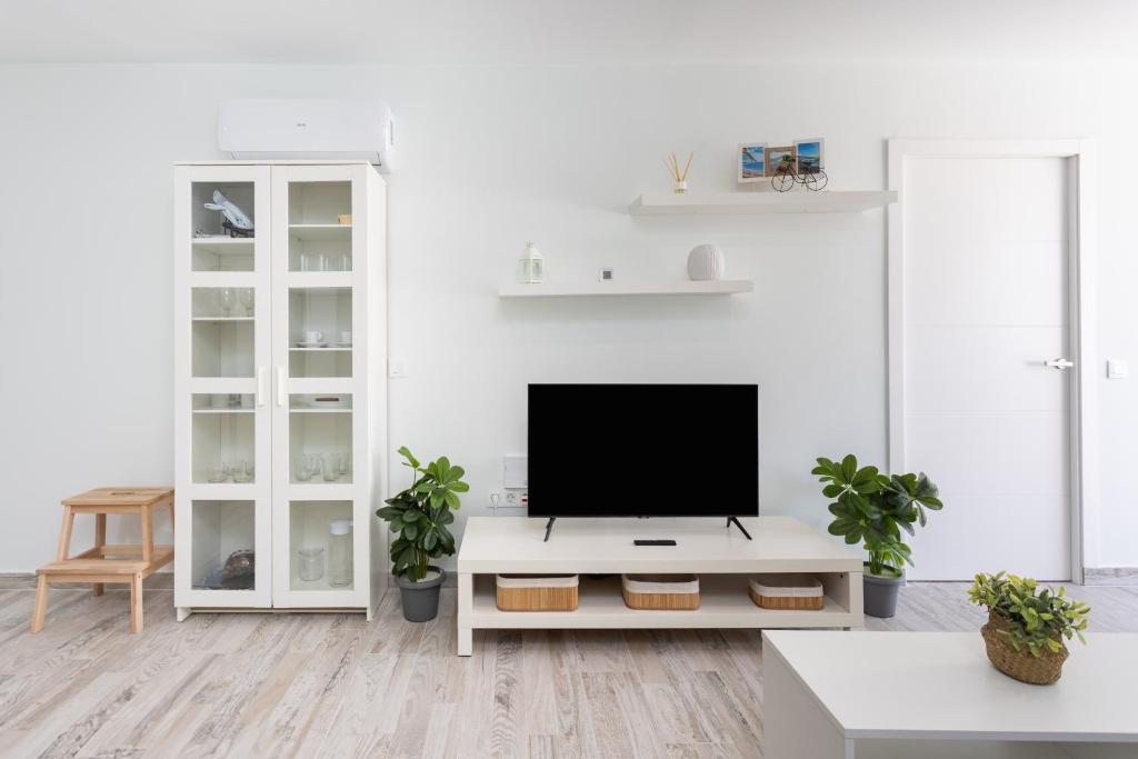 Home2Book Cozy Pool & Terrace Apartment, Arona - 5