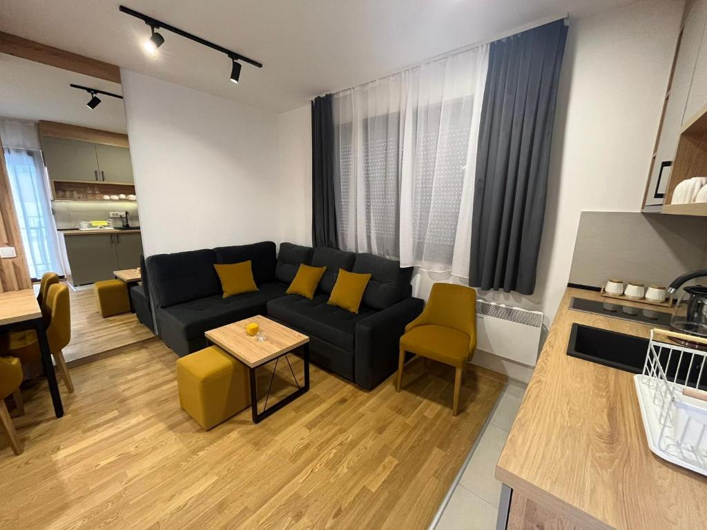 3 Monkeys Apartments - S1 - 3