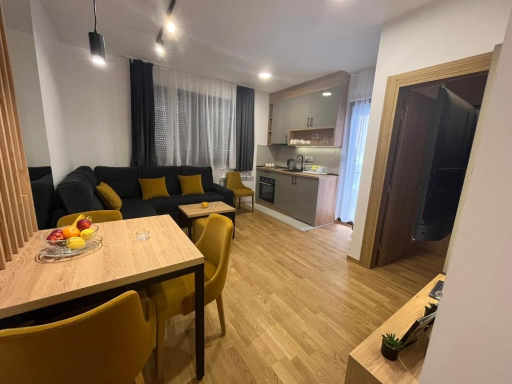 3 Monkeys Apartments - S1 - 2