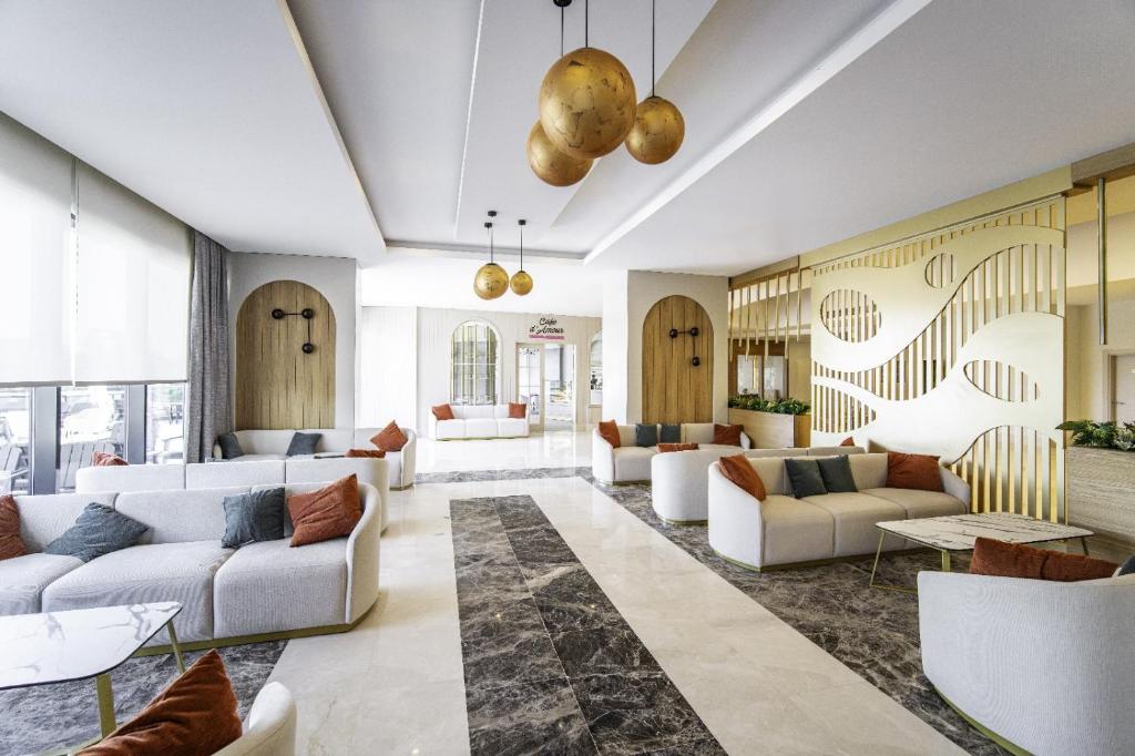 Side Moon Palace Hotel — Restaurant & bars in Side