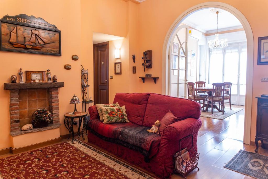 [Duomo walking distance] elegant flat with view, Milan