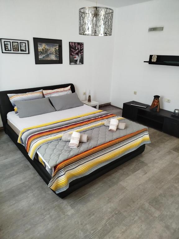 House Dea - 2