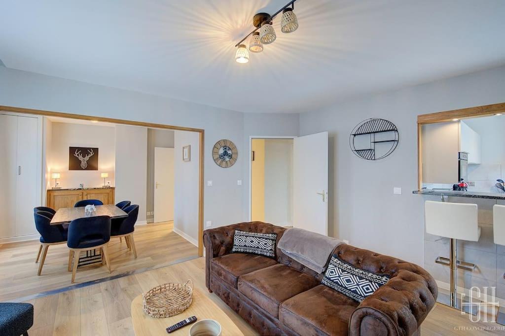 Begonia - Place Plumereau, Tours