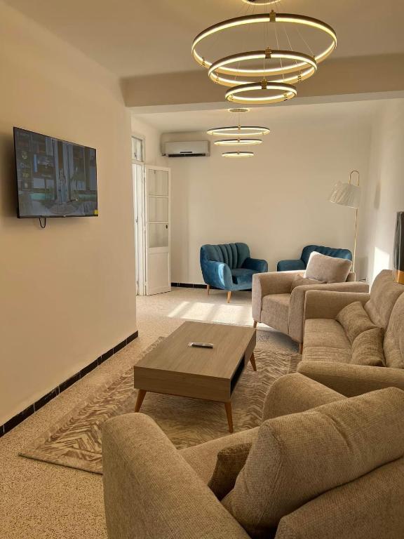 Coast Haven, Alžíř