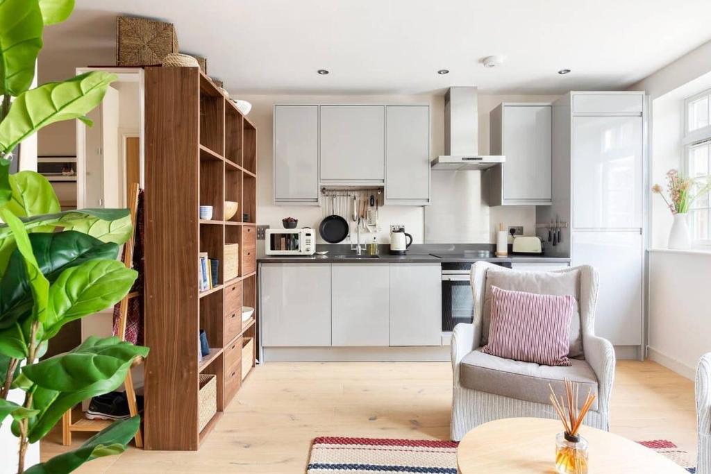 Large Luxury Studio in Heart of Richmond 전경
