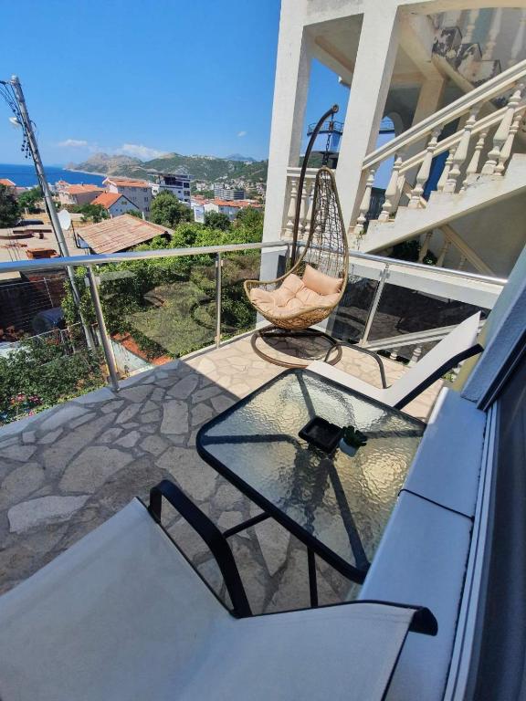 Apartment in Dobra Voda, Dobra Voda