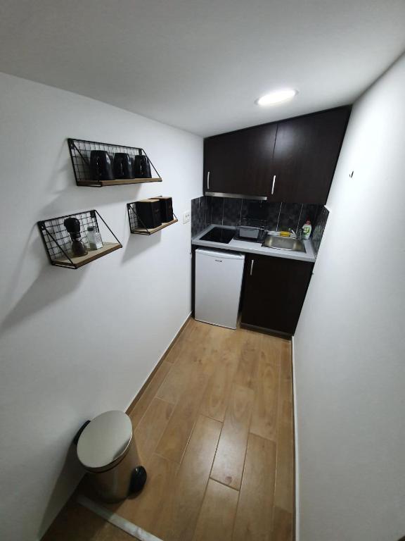 Apartment in Dobra Voda - 2