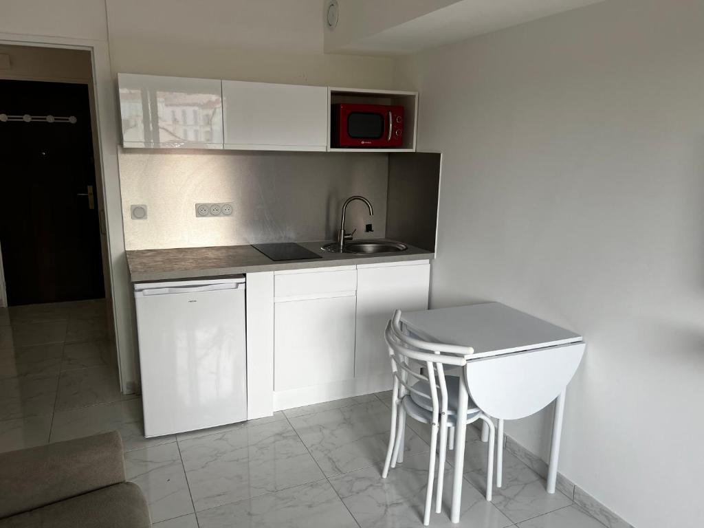 Studio neuf centre Cannes 500 m plage - 2