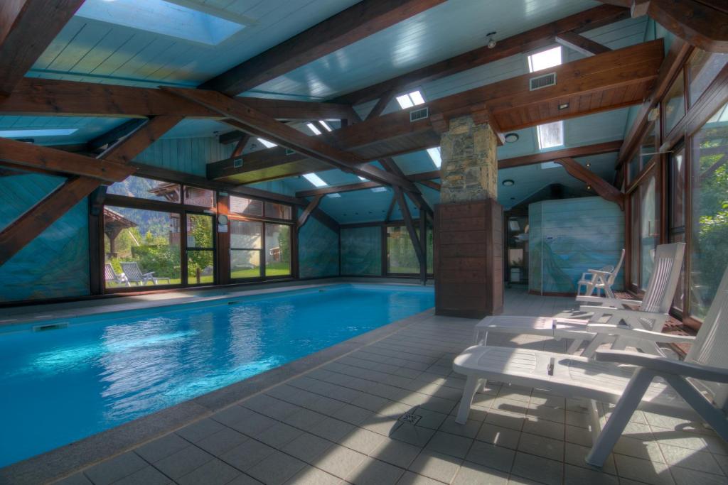 Apt Bellachat 10 for 4 with Pool & 120m to lift - Happy Rentals - 2
