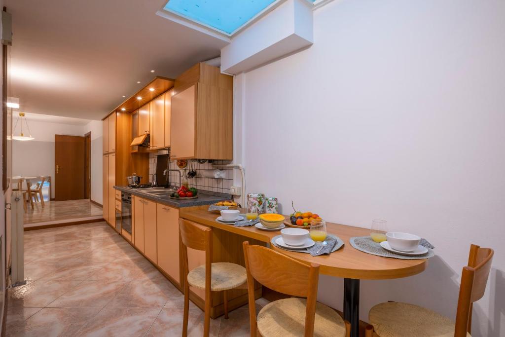 Cozy Apartment In The Heart Of Riva - Happy Rentals - 3