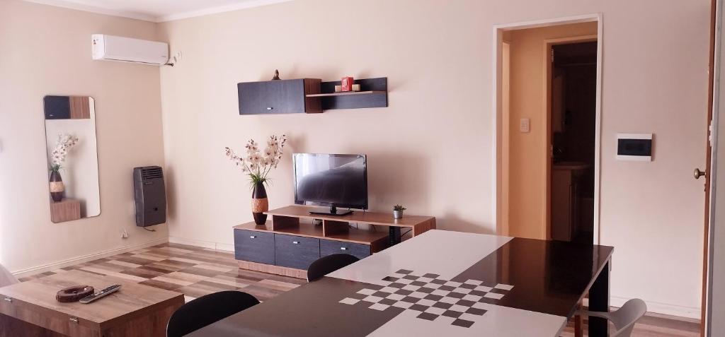 Cómodo depto en San Nicolás de los Arroyos con cochera 0341-15-675-22-36 - 3