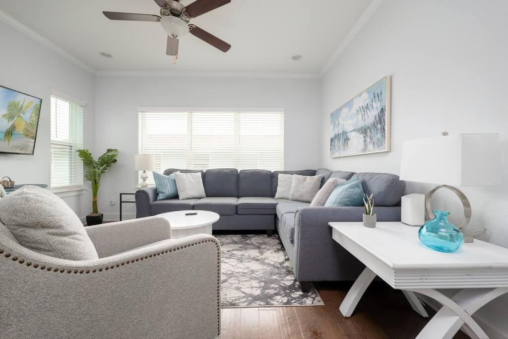 Be A Nomad - Coastal Retreat 100 yds to Beach, Jacksonville Beach