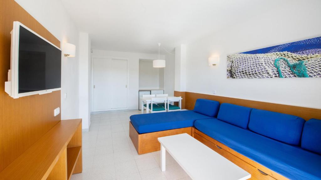 Hotel Club Cala Romani — Calas de Mallorca, Balearic Islands