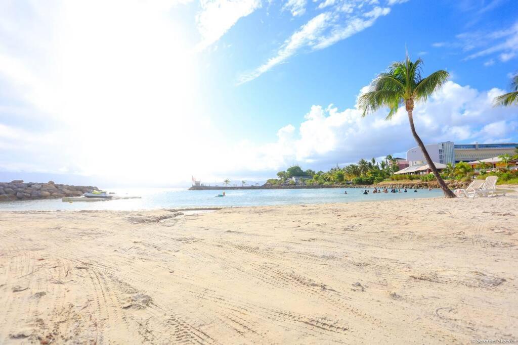Studio mer à vue avec citerne d'eau, Le Gosier