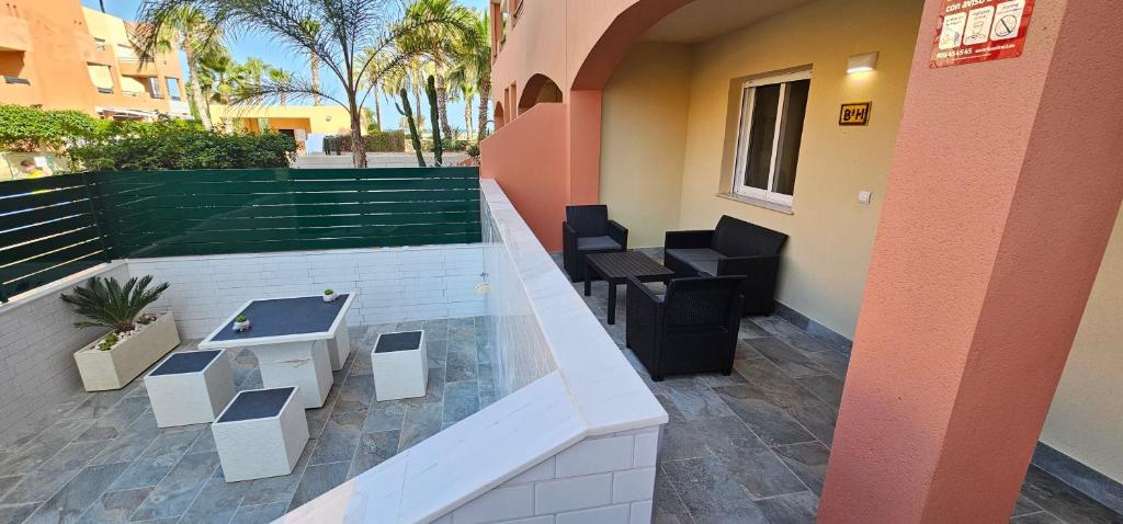 Apartamentos Paraiso de Vera Playa, Ed Tahiti bajo H, a pie de la playa, vistas piscina - 2