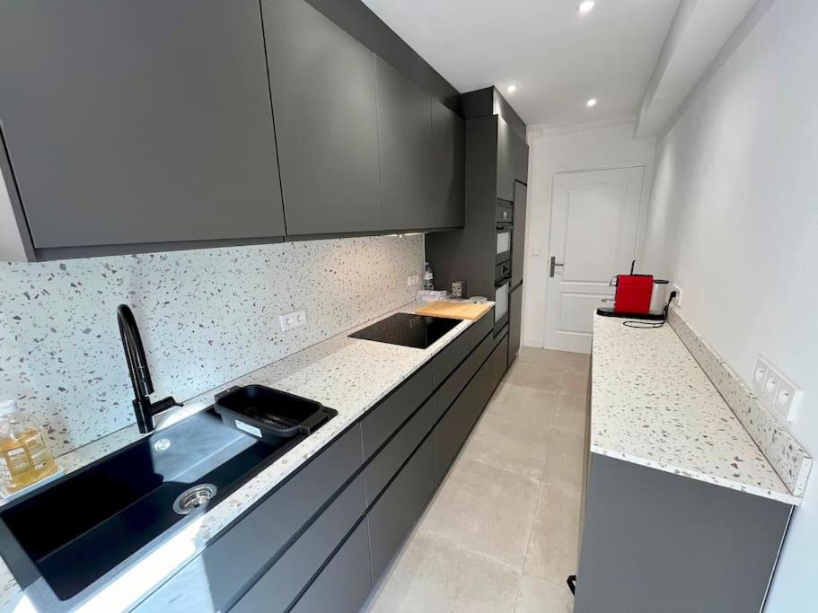 Viva Riviera Large 3 Bedrooms with Balcony - 3