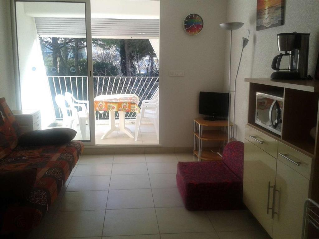Studio Calme avec Loggia, à 600m de la Plage et Proche Commerces - FR-1-328-93 - 3
