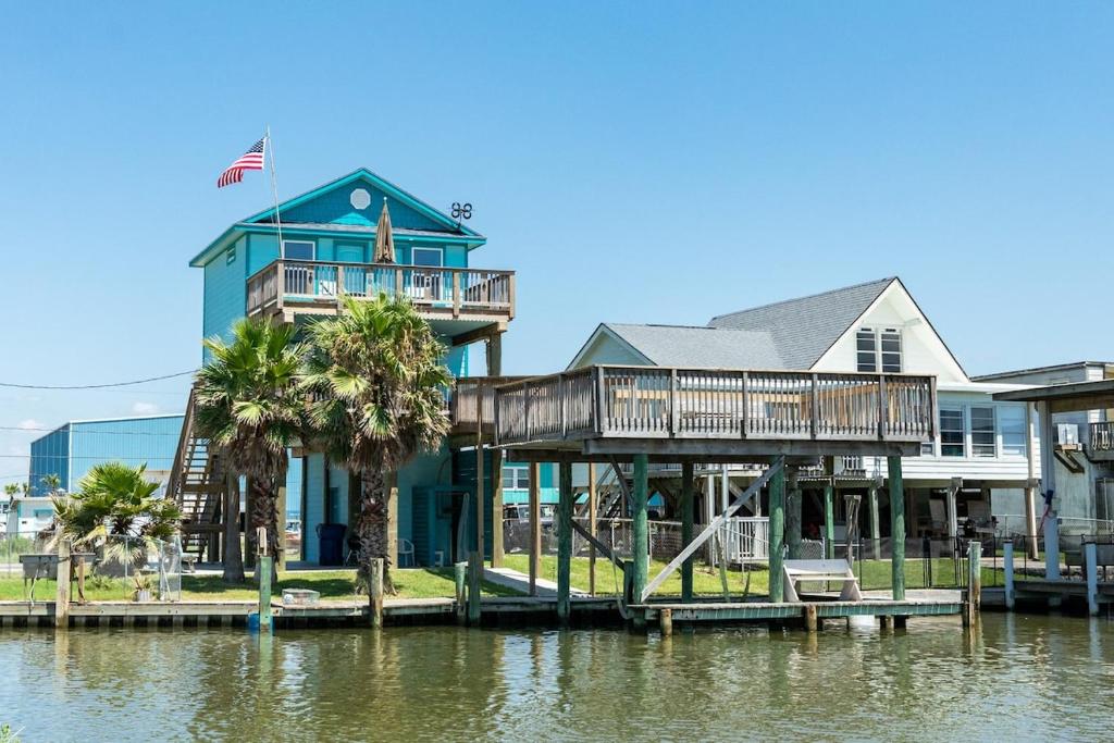 Hook Line & Sunshine - Fisherman's Paradise, Surfside Beach