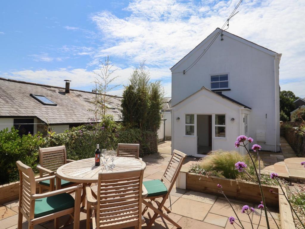 Backlands Farmhouse, Bridport