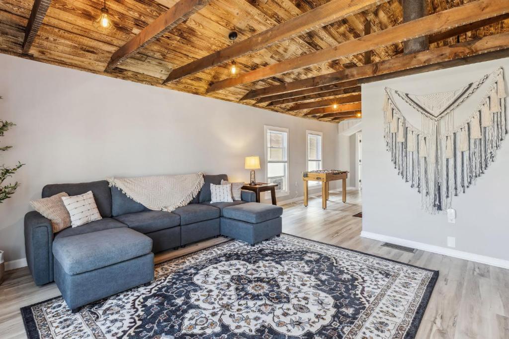 Spacious Home with Game Room - 9 mins from Cedar Point, Sandusky