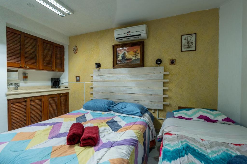GDL Home with Roof Ideal for Groups & Families - 2