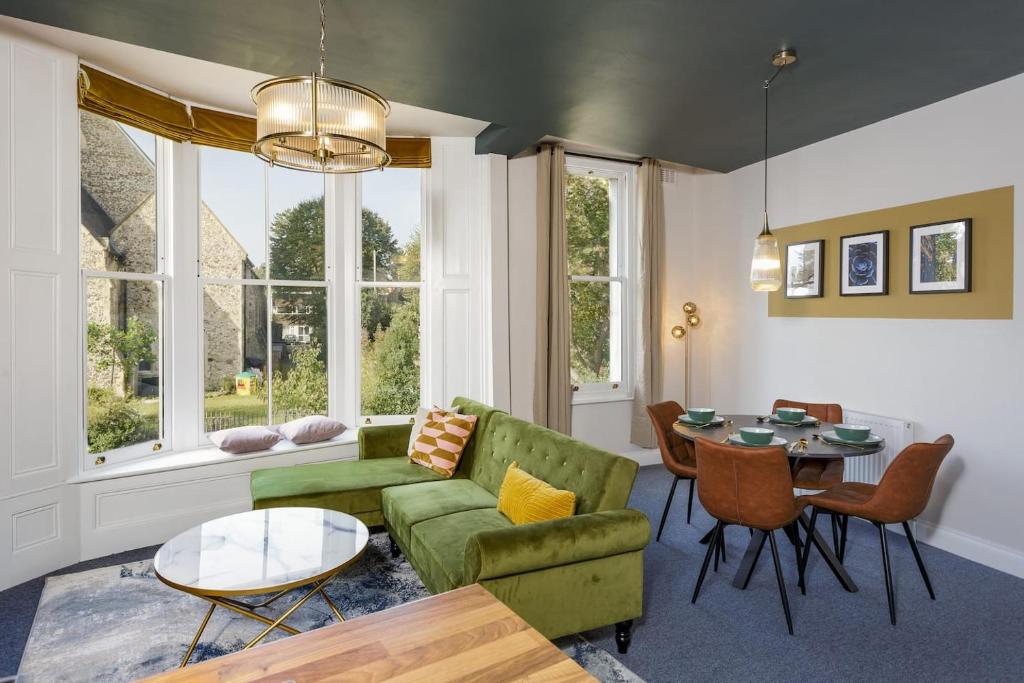 St Jude's Nest, Portsmouth