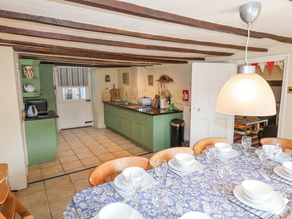 Old Cross Cottage, Chideock photo 5